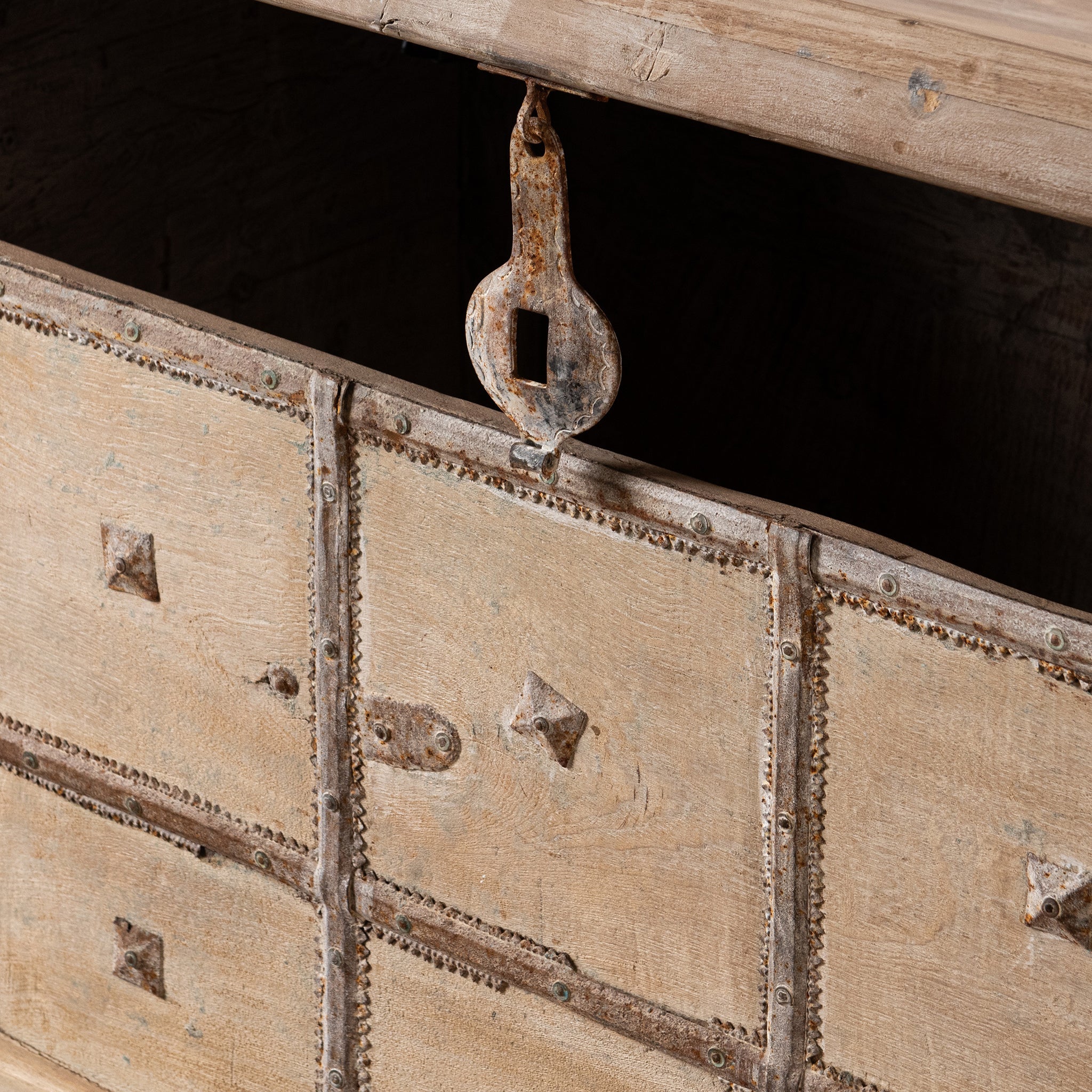 Alta Trunk Coffee Table