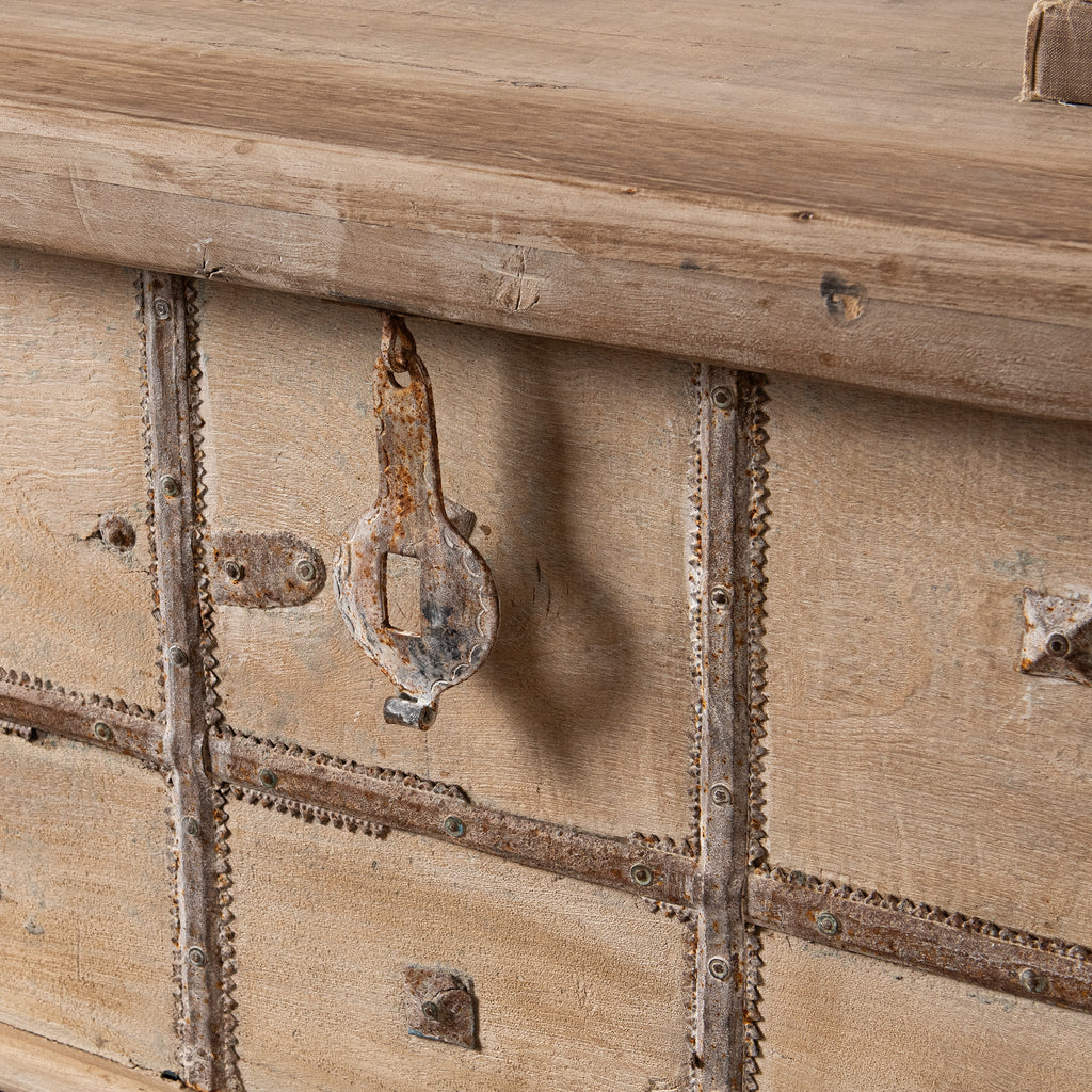 Alta Trunk Coffee Table