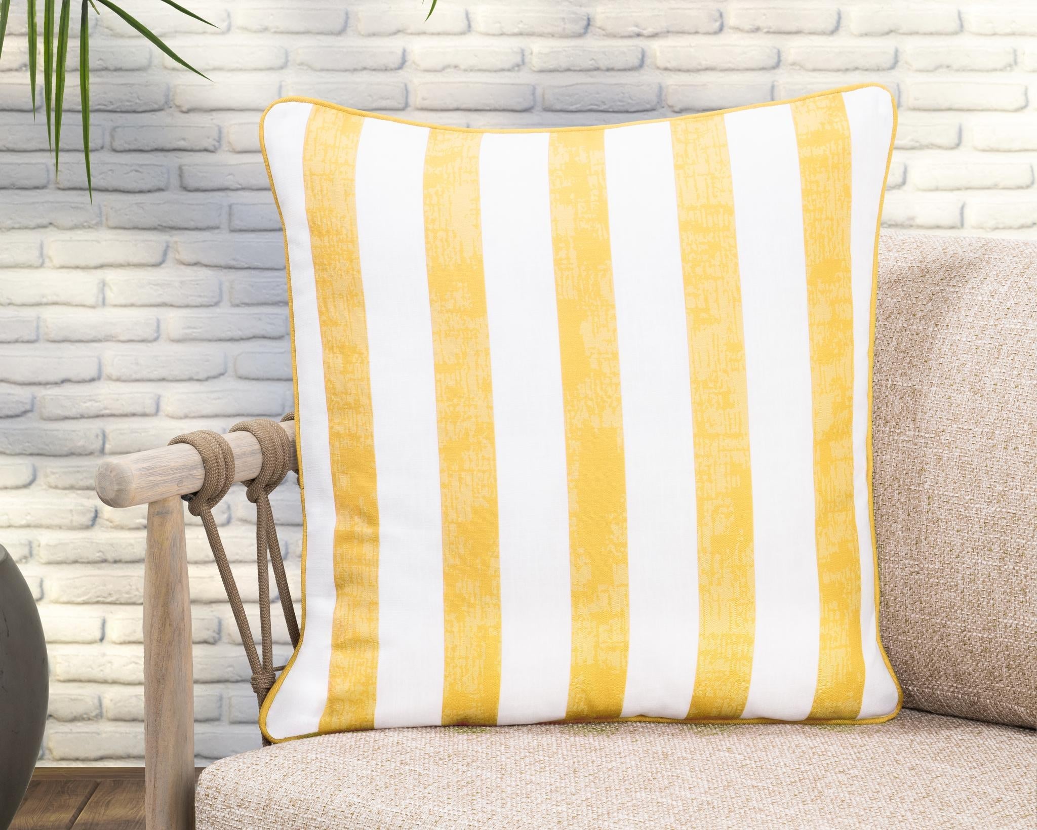 Indoor/Outdoor Milton 22x22 - Yellow